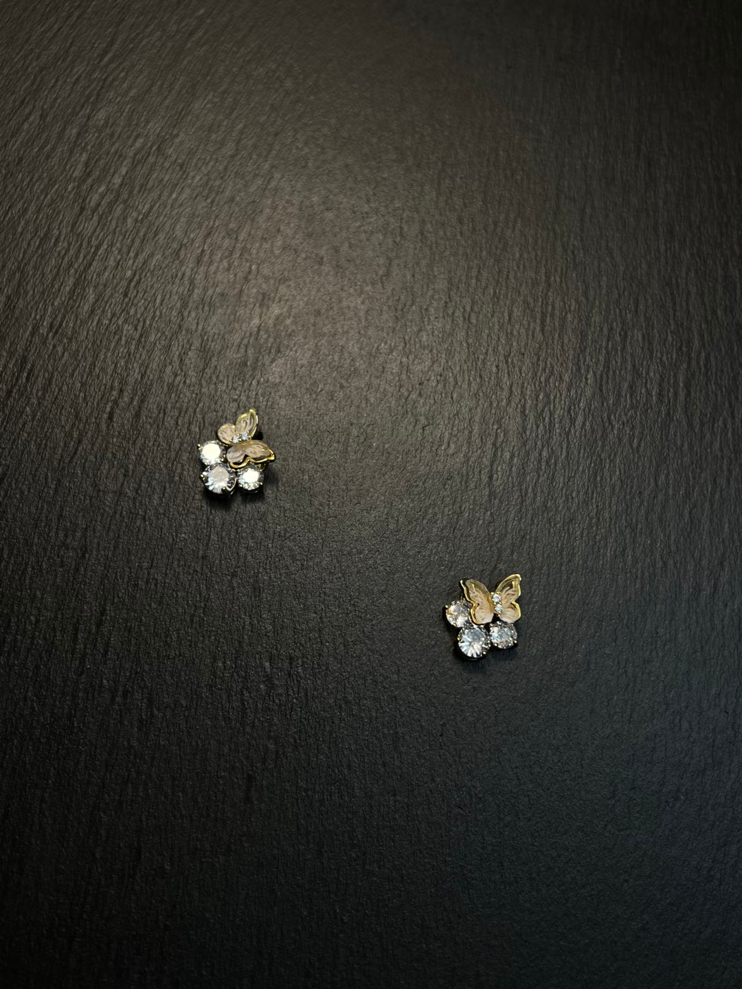 Neon Glow 霓虹蝶光 Vintage 中古耳饰