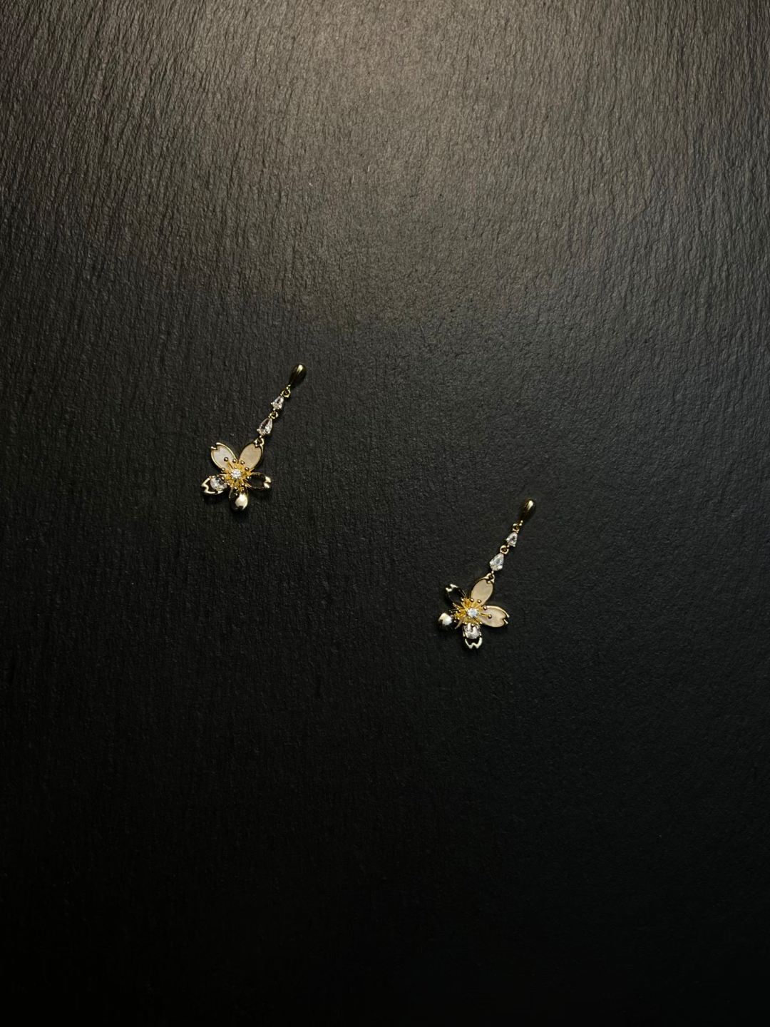 Dewdeop 晨露花瓣 Vintage 中古耳饰