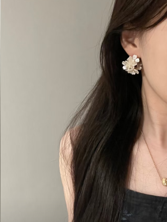 Cream - colored Flower Cluster Earrings
